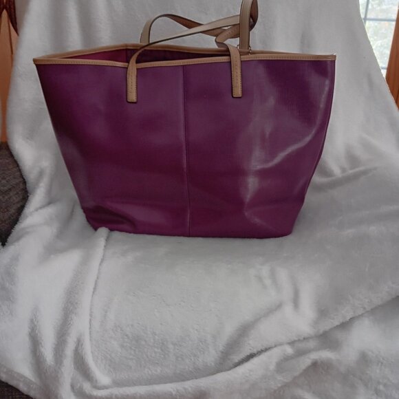 F25028 Park Metro Patent Leather Tote F25028 - Picture 2 of 4